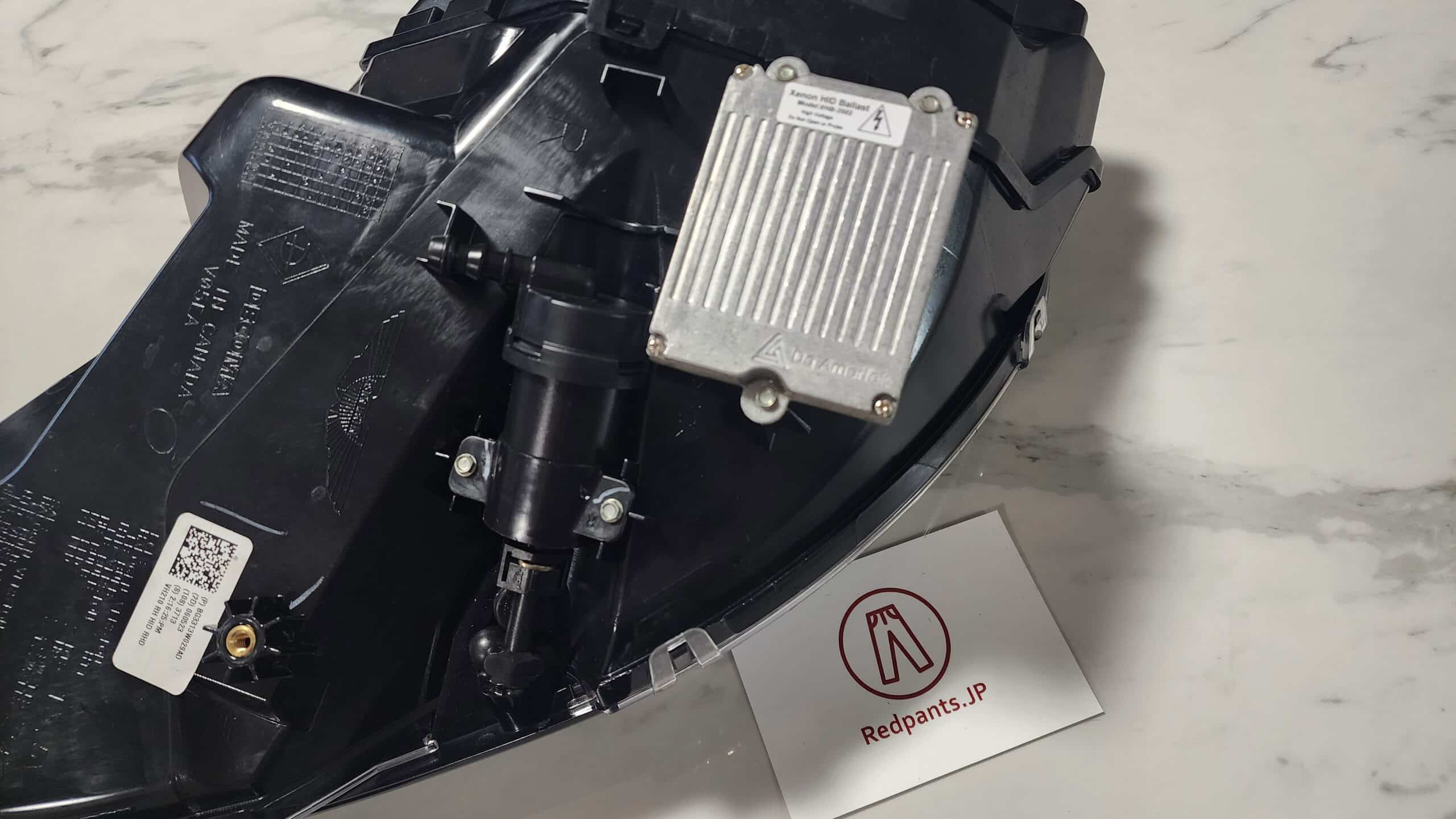 (Garage Sale) V8 Vantage Headlight, RHD, Right side - Image 3